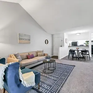 Beautiful 2br With Gym And Balcony Apartment Bradenton
